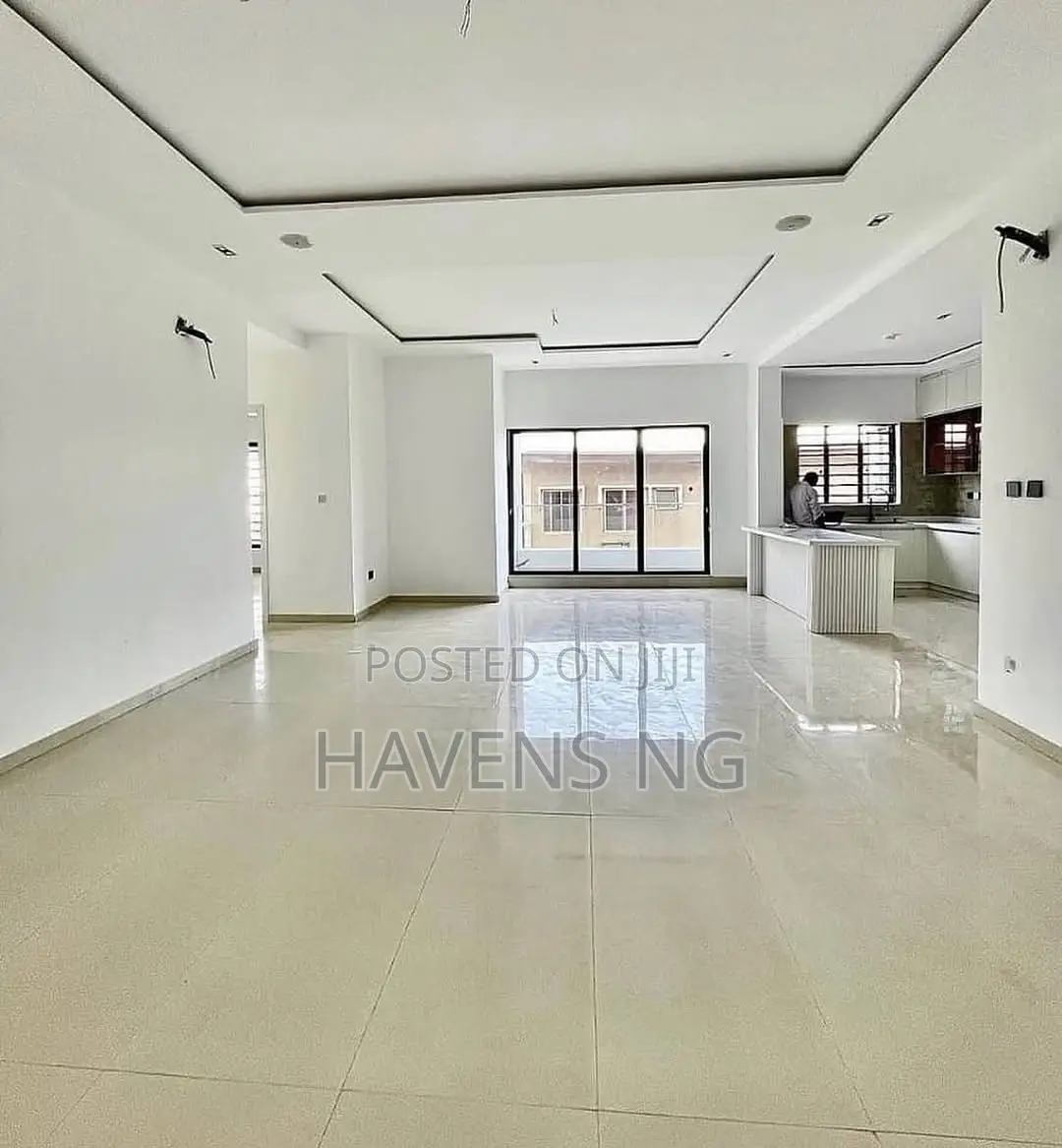 Studio Apartment in Lekki Phase 1 for sale in Lekki Phase 1