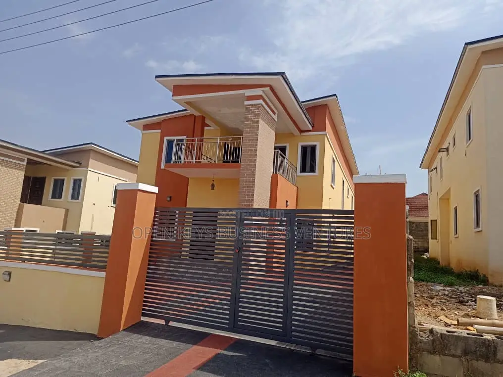 4bdrm Duplex in S&T Estate, Jericho for sale in Jericho