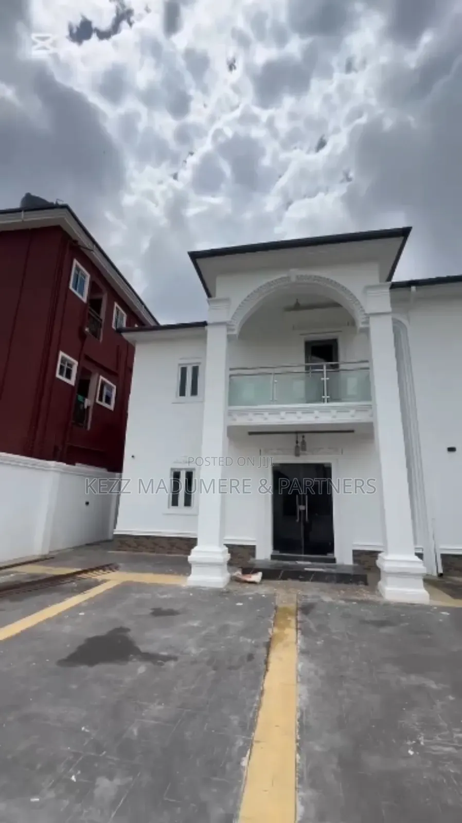 For Sale : Brand New 11 Rooms Hotel in Port Harcourt in Port-Harcourt
