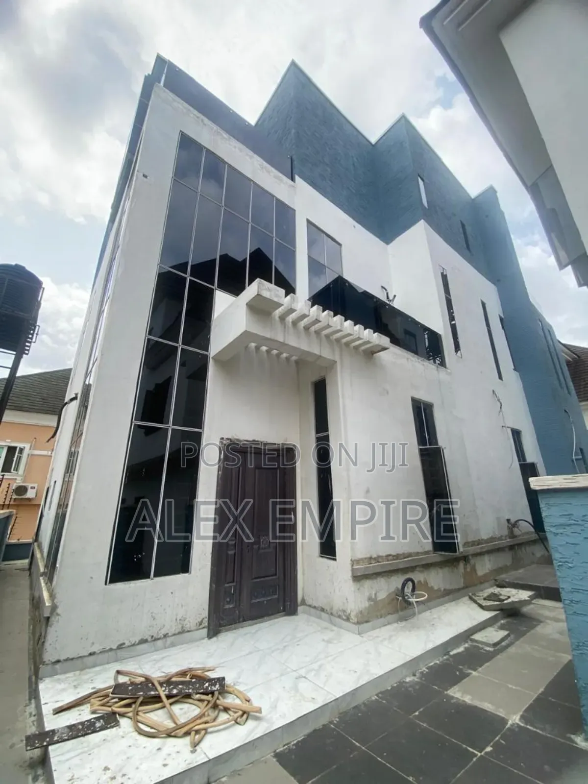 5bdrm Duplex in Ago Palace for sale in Ago Palace