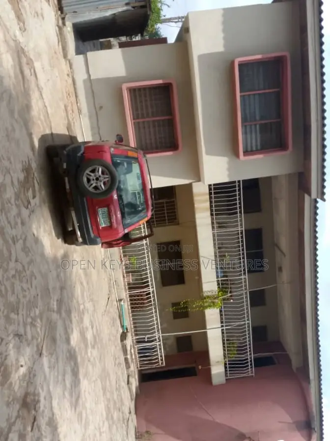 3bdrm Block of Flats in Abayomi Akinmosa, Idishin for sale in Idishin