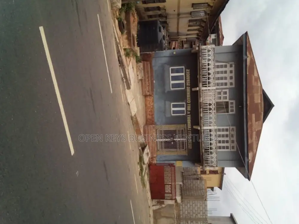 Commercial Property in a Strategic in Dugbe (Onireke)