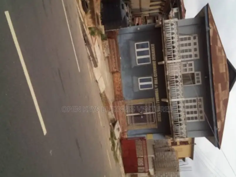 Commercial Property in a Strategic in Dugbe (Onireke)