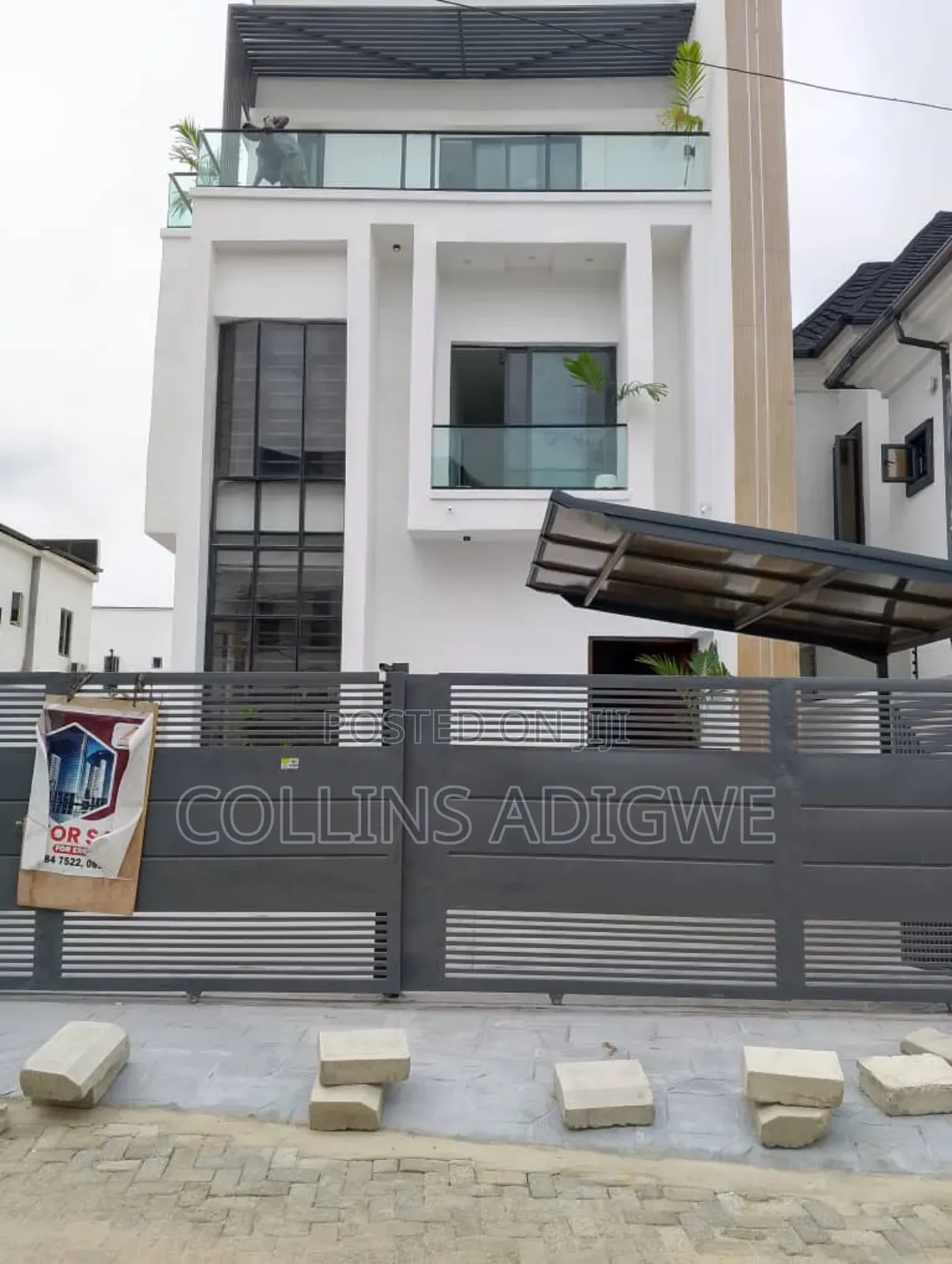 4bdrm Duplex in Ikota Chevron for sale in Ikota
