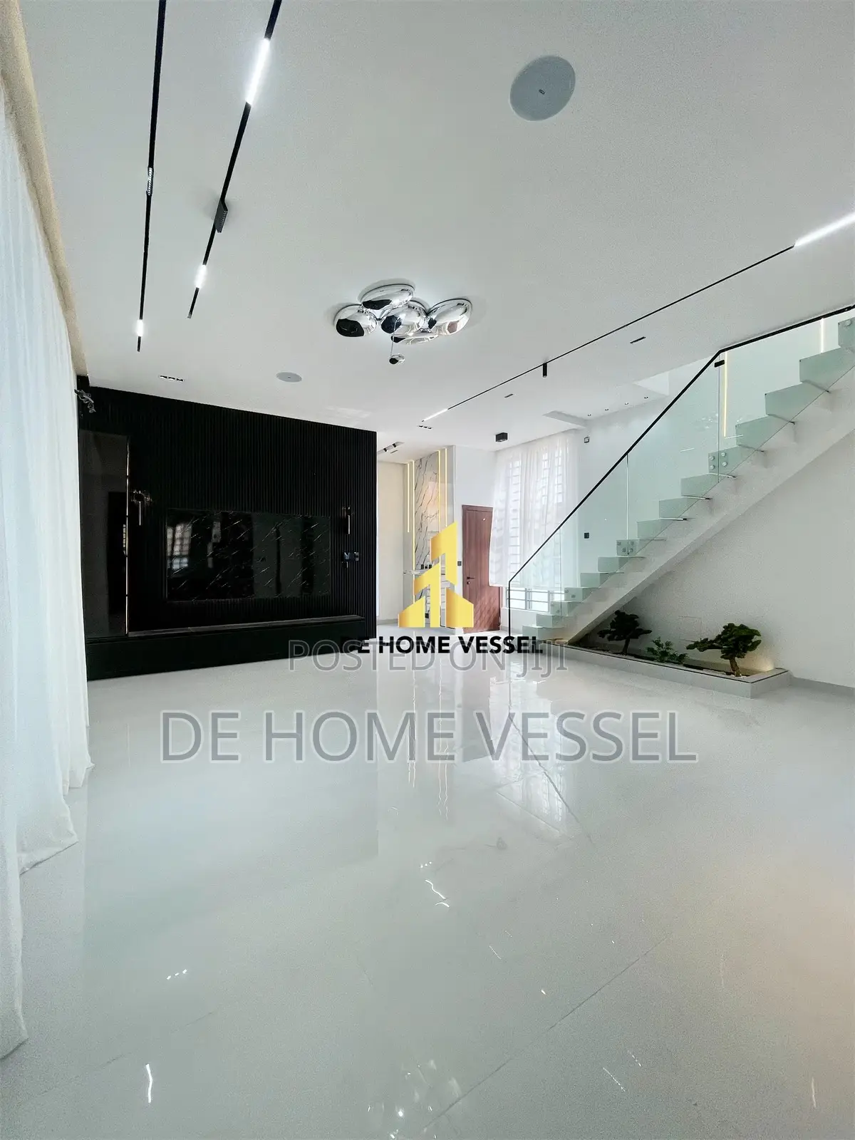 5bdrm Duplex in Idado for sale in Idado