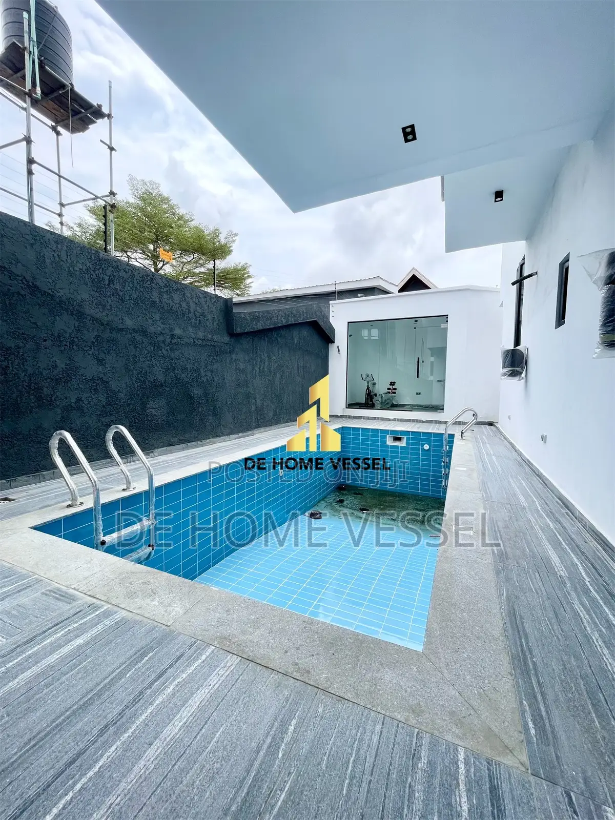 5bdrm Duplex in Lekki Phase 1 for sale in Lekki Phase 1