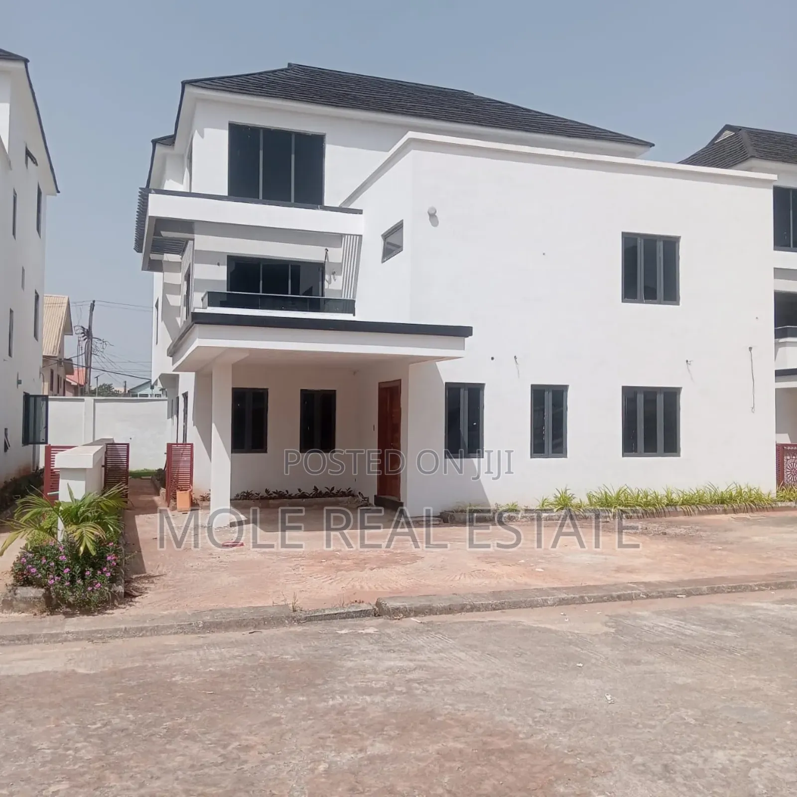 Furnished 6bdrm Duplex in Ikeja Gra for sale in Ikeja GRA