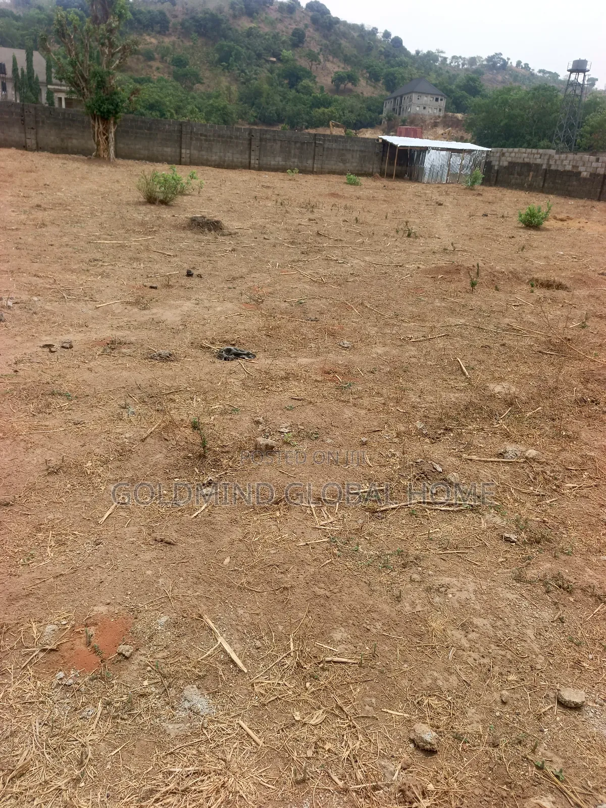 400sqm Estate Land to Build 3 Bedroom Bungalow With B.Q in Kuje