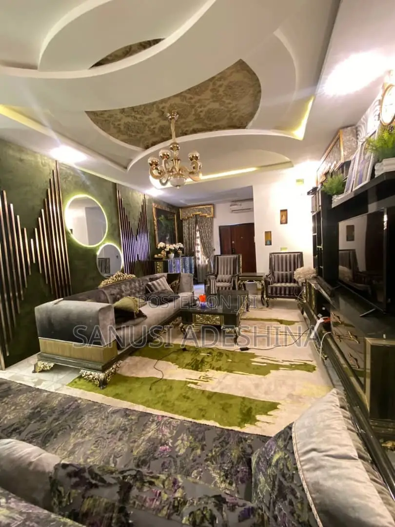 8bdrm Duplex in Katampe Extension At for sale in Katampe Extension