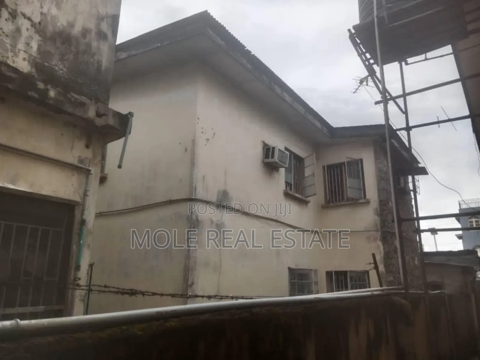 Furnished 3bdrm Apartment in Ikeja for sale in Ikeja GRA