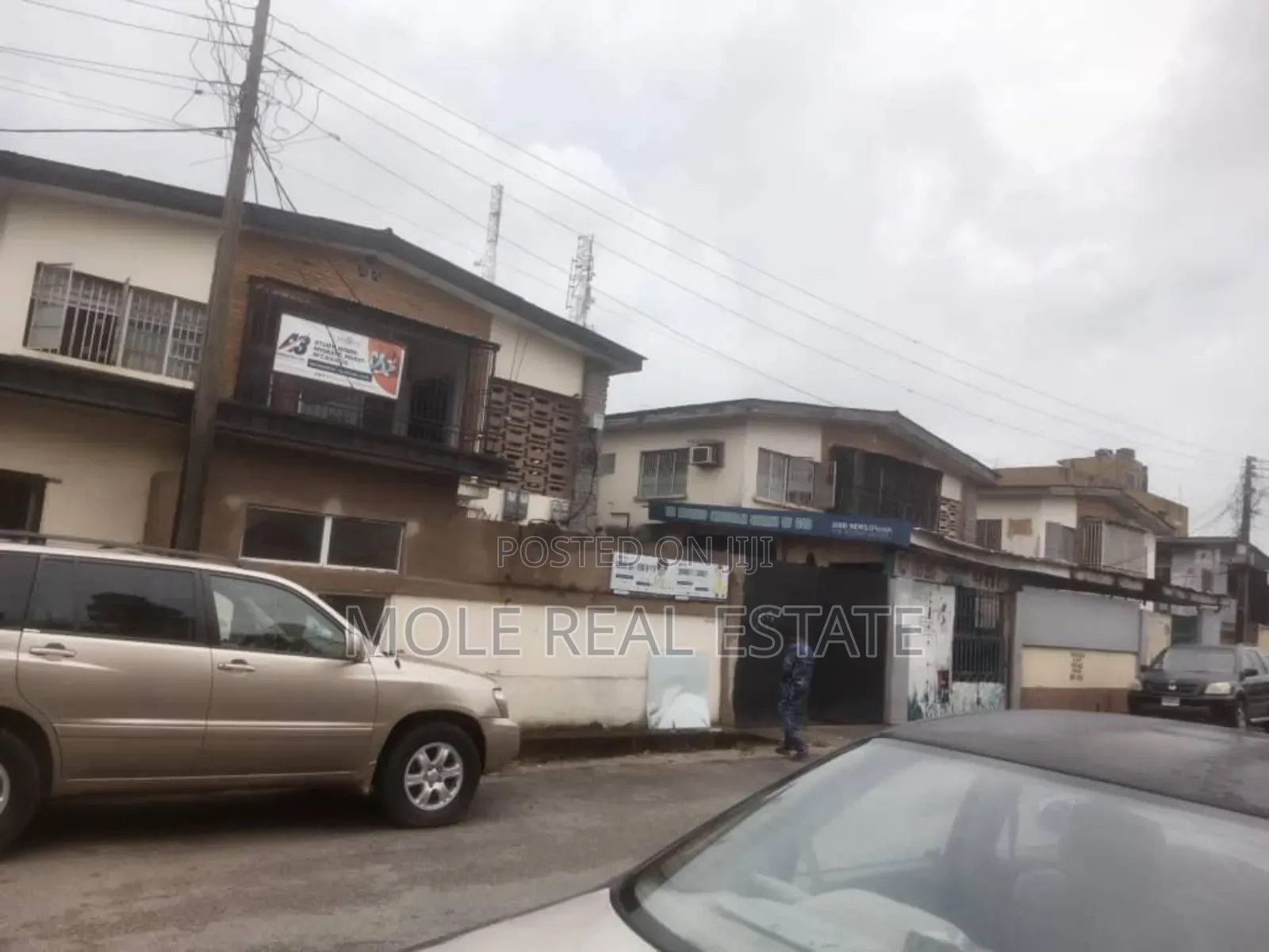 Furnished 3bdrm Apartment in Ikeja for sale in Ikeja GRA