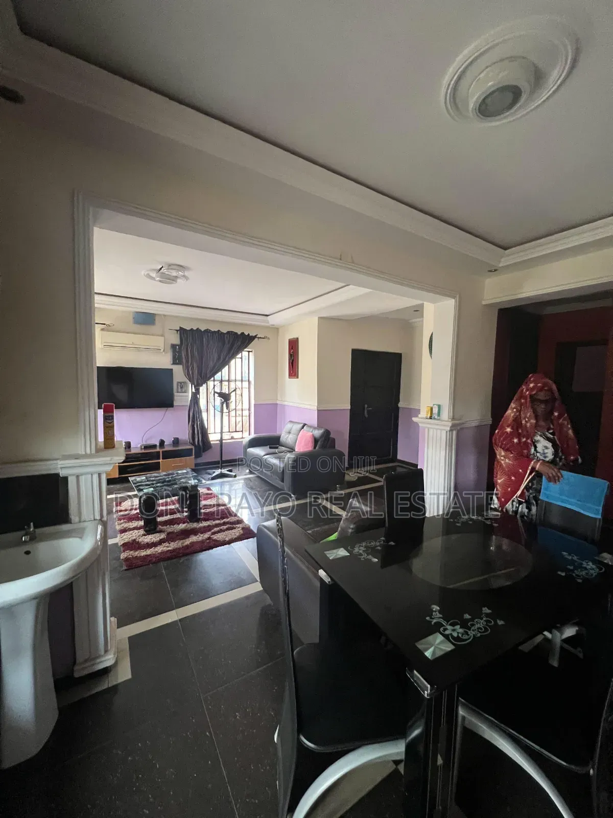 7bdrm Block of Flats in Ogungbade Old Ife Rd, Ibadan for sale in Ibadan