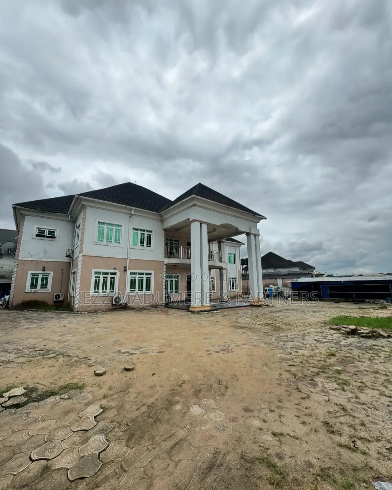 6bdrm Duplex in Off Eneka Road , for sale in Port-Harcourt
