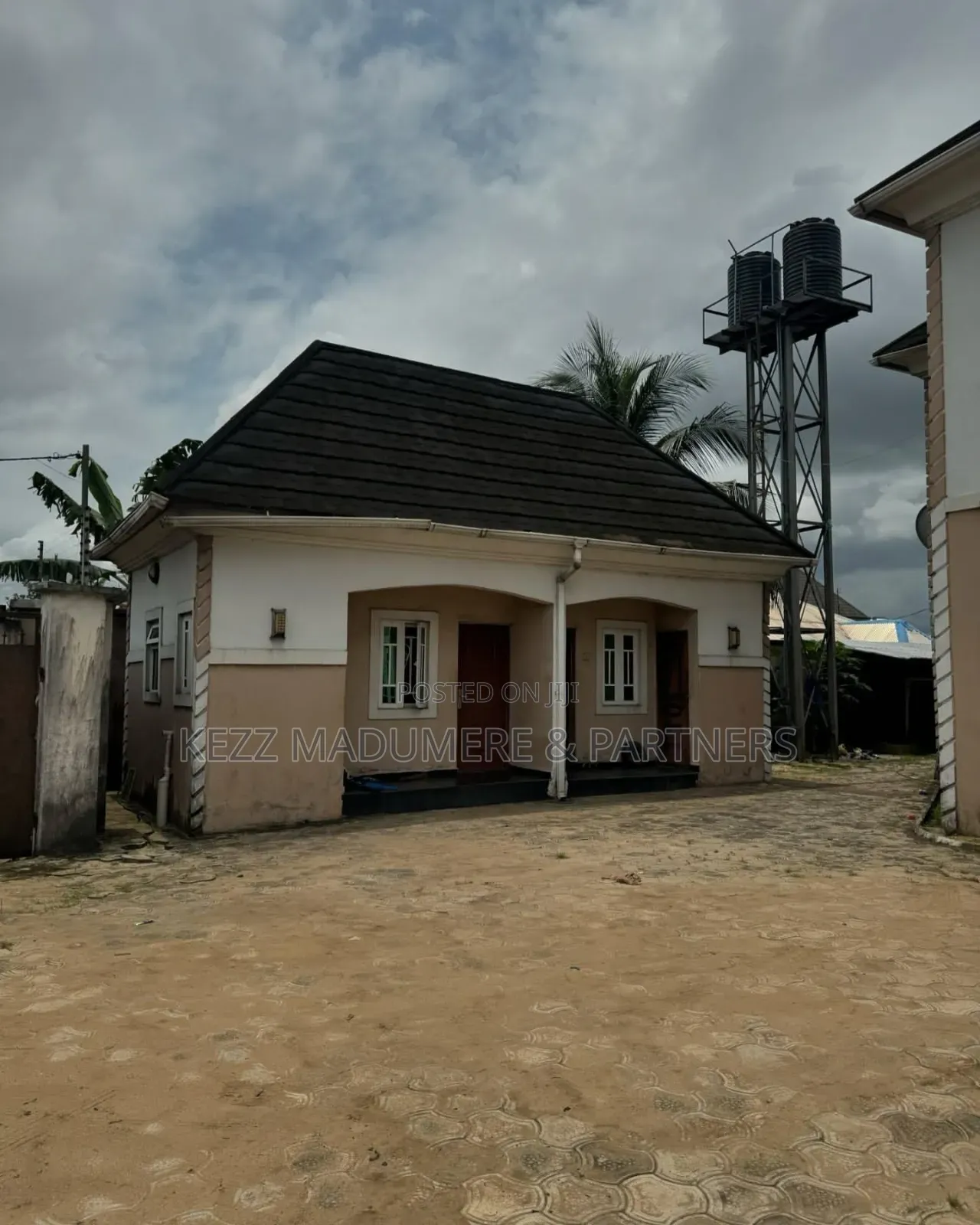 6bdrm Duplex in Off Eneka Road , for sale in Port-Harcourt