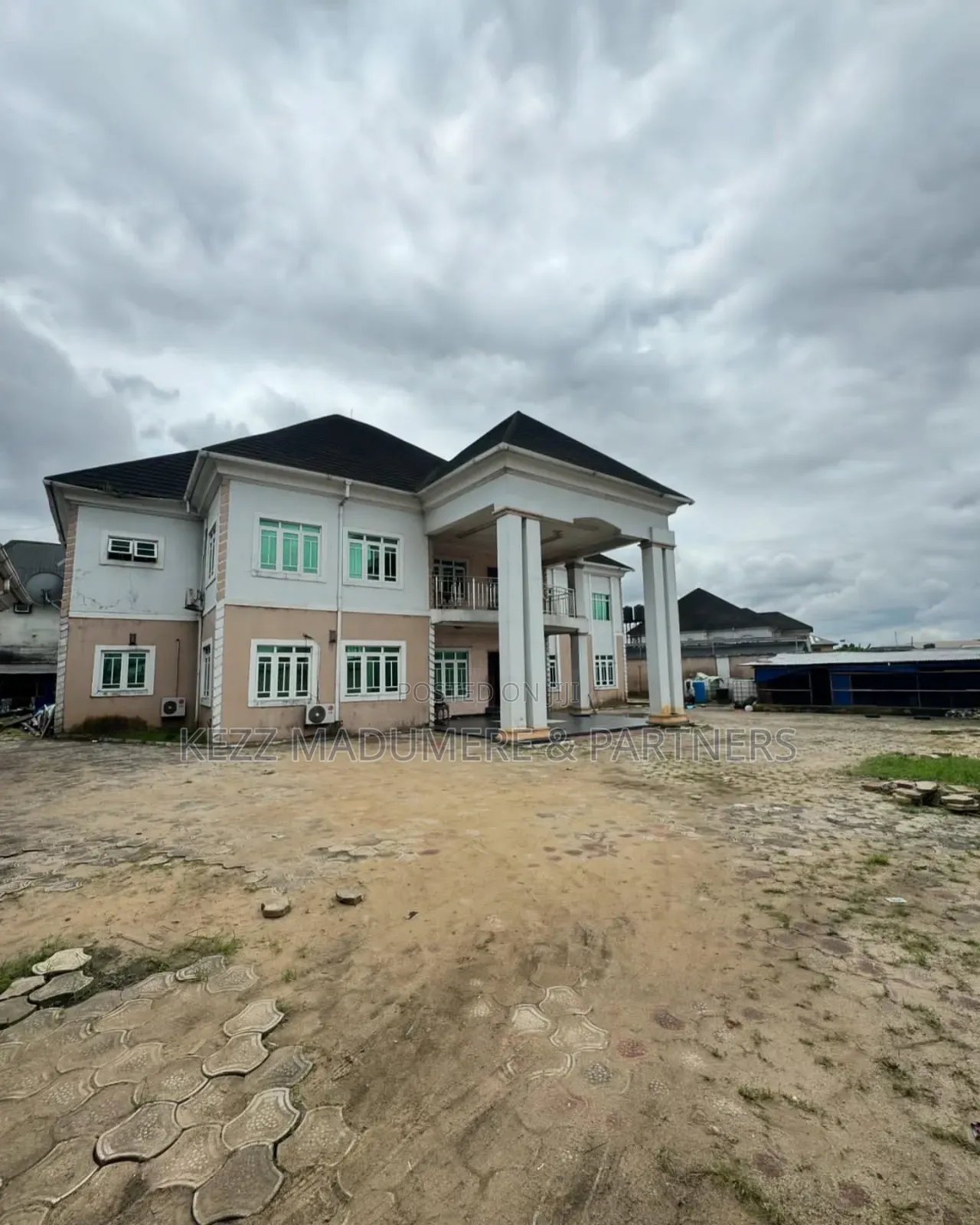 6bdrm Duplex in Off Eneka Road , for sale in Port-Harcourt