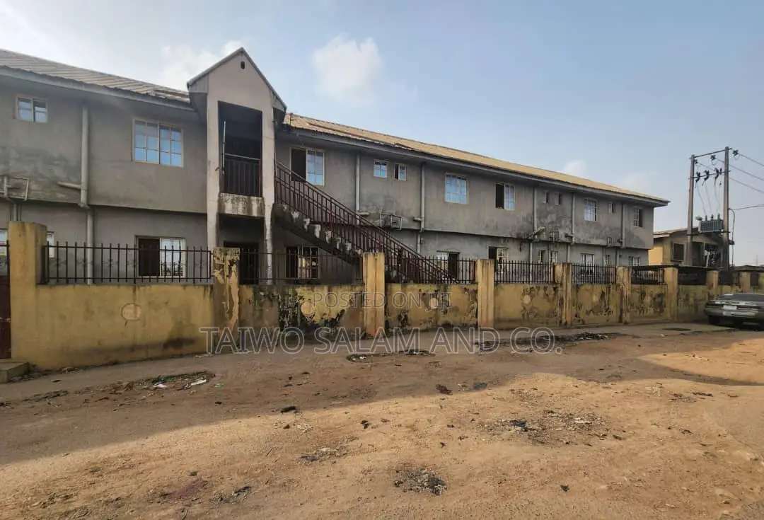 44 Rooms Hostel at Ibadan University in Agbowo