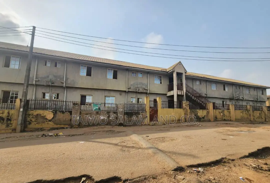 44 Rooms Hostel at Ibadan University in Agbowo