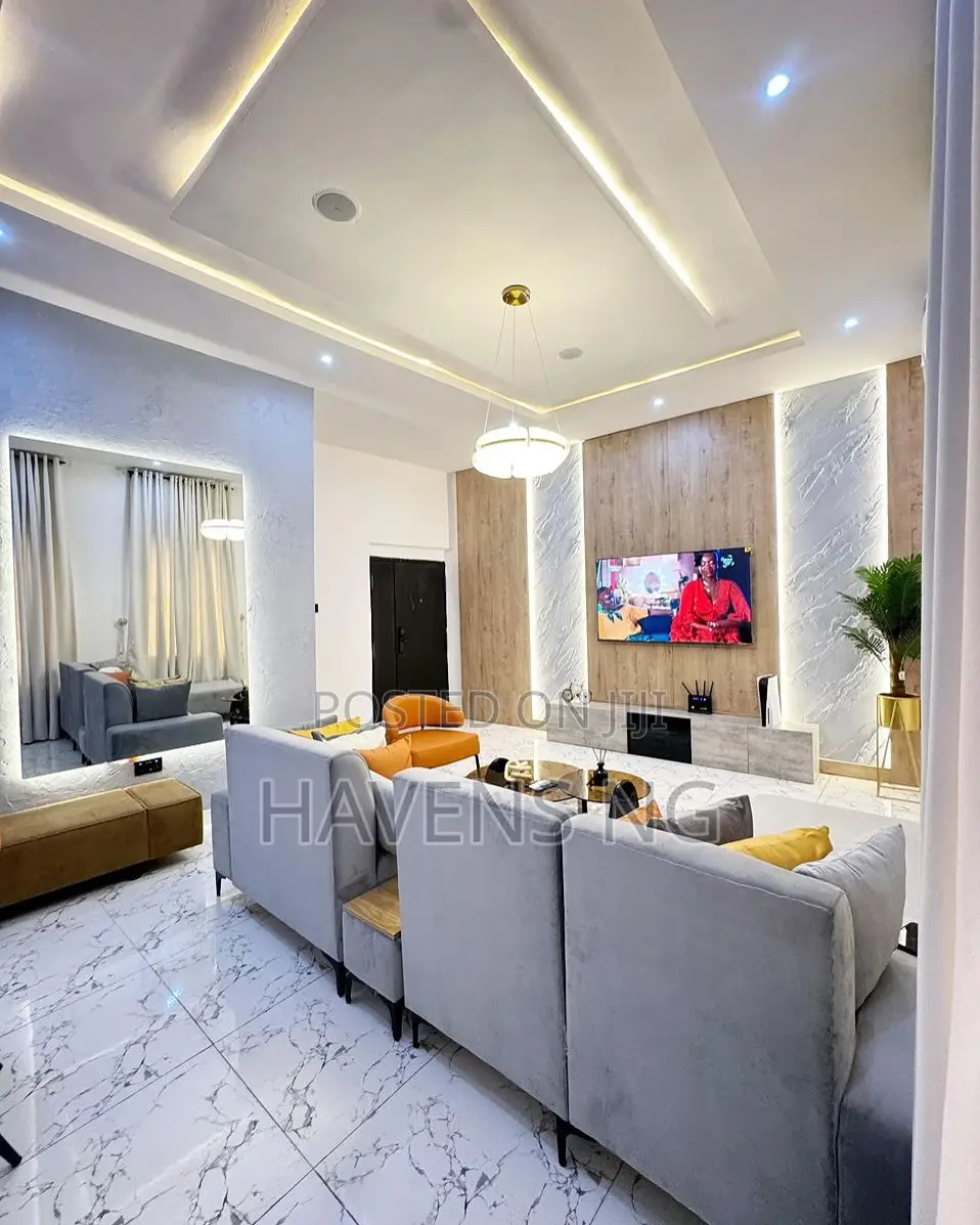 Stylish 2-Bedroom Apartment in Lekki Phase 1