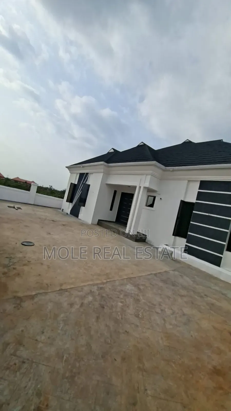 3bdrm Bungalow in 500, Obafemi-Owode for sale in Obafemi-Owode