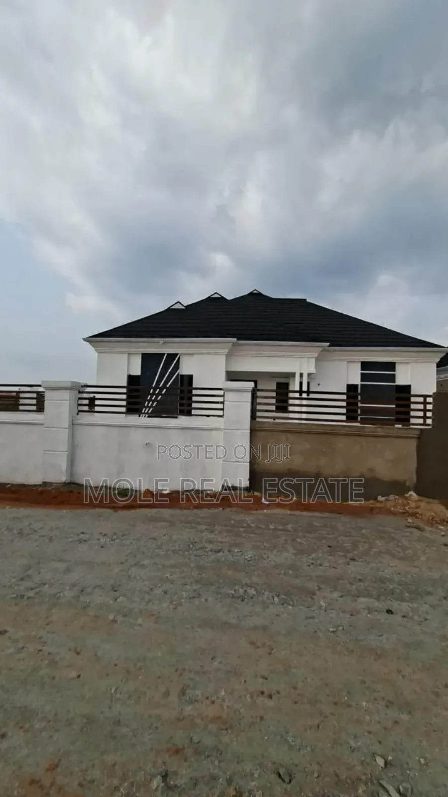 3bdrm Bungalow in 500, Obafemi-Owode for sale in Obafemi-Owode