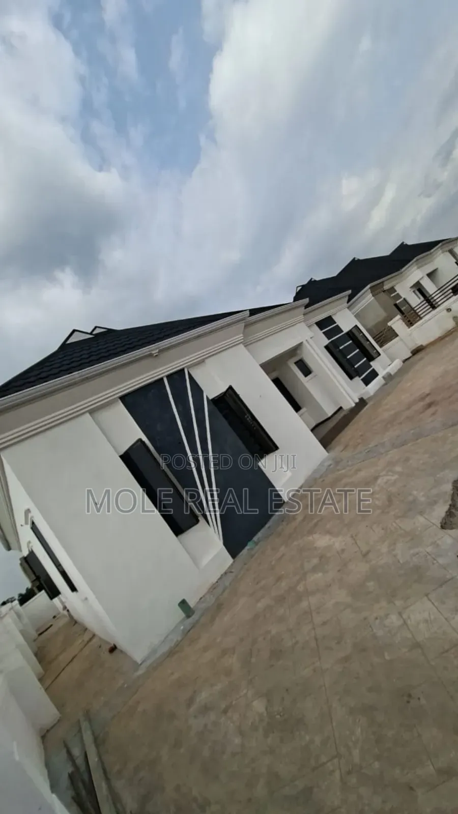 3bdrm Bungalow in 500, Obafemi-Owode for sale in Obafemi-Owode