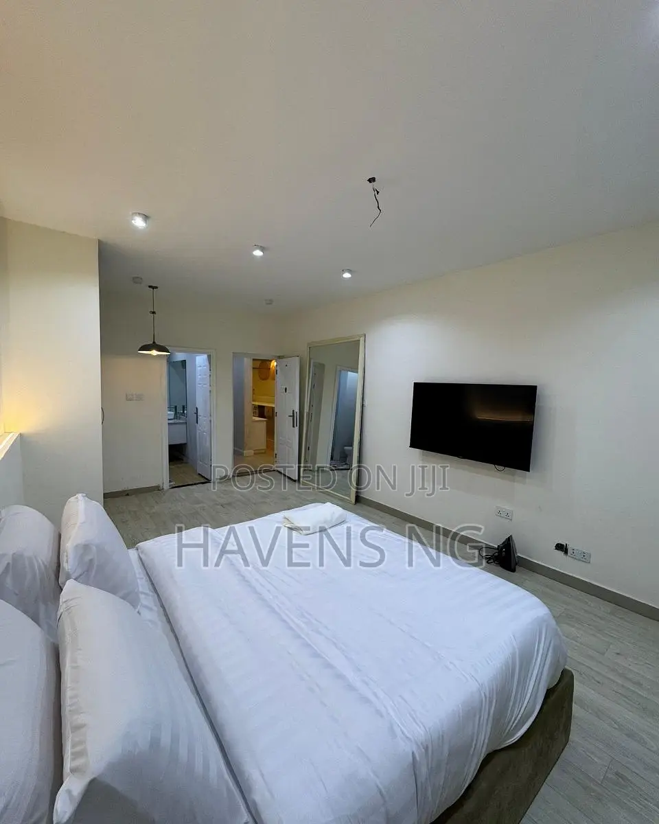 2-Bedroom Luxury Waterfront Apartment With Pool. in Lekki Phase 1