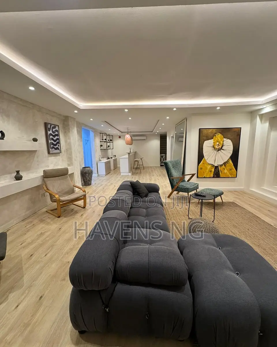 2-Bedroom Luxury Waterfront Apartment With Pool. in Lekki Phase 1