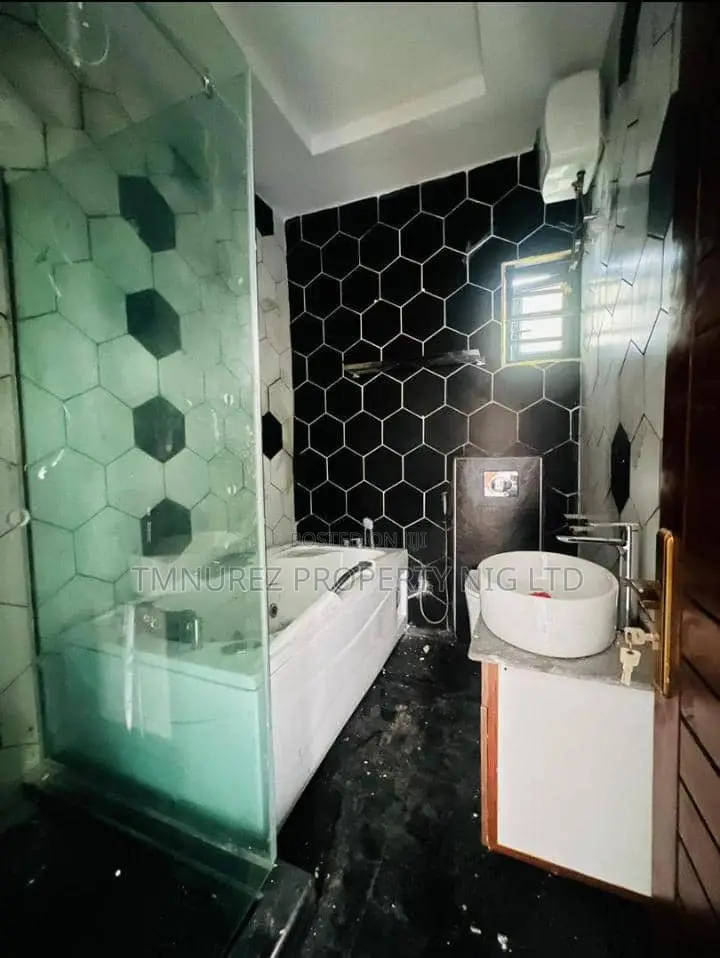 5bdrm Duplex in Adeniji Jones, Ikeja for sale in Ikeja