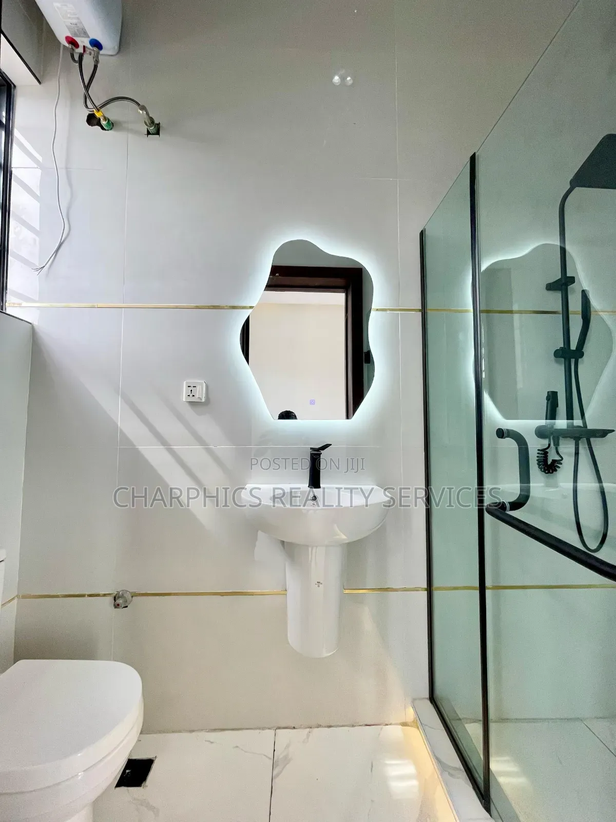 5bdrm Duplex in Idado for sale in Idado