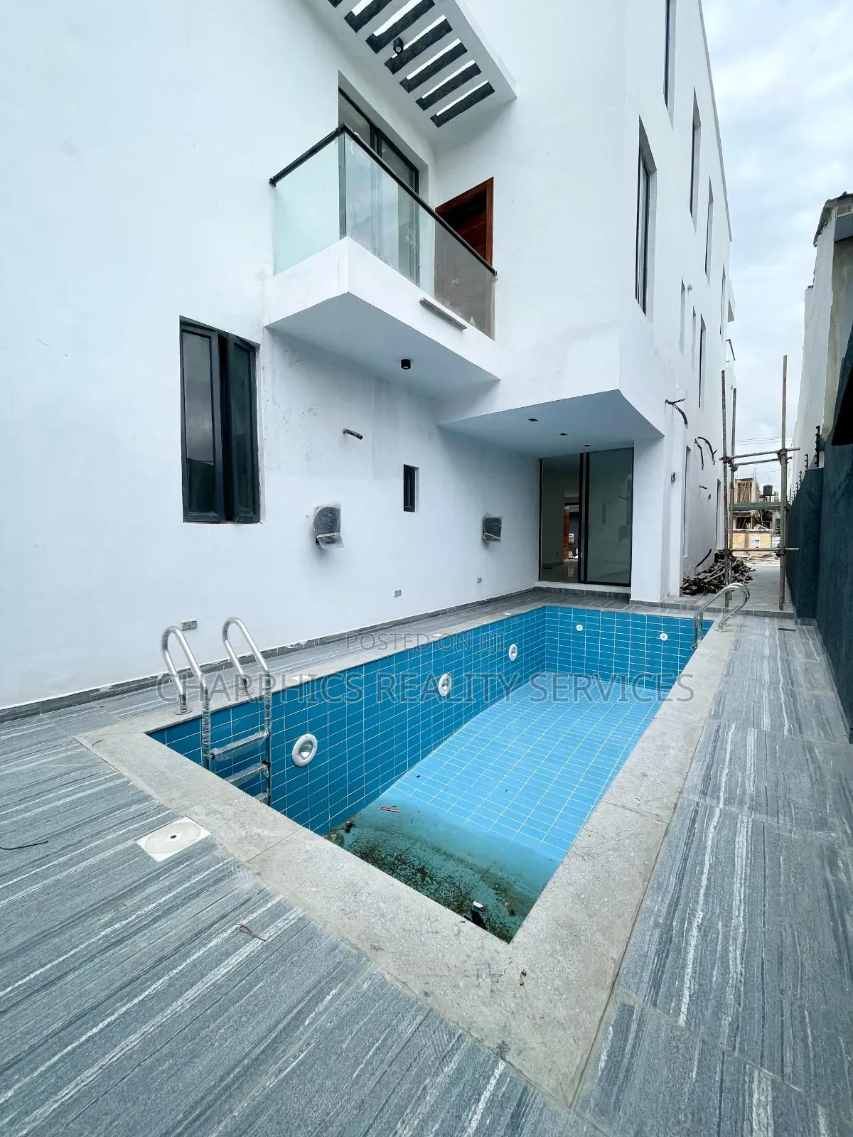 5bdrm Duplex in Lekki Phase 1 for sale in Lekki Phase 1