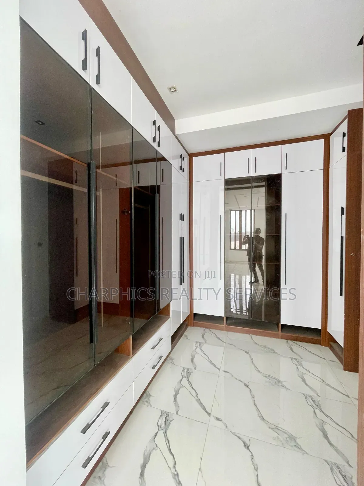 5bdrm Duplex in Lekki Phase 1 for sale in Lekki Phase 1
