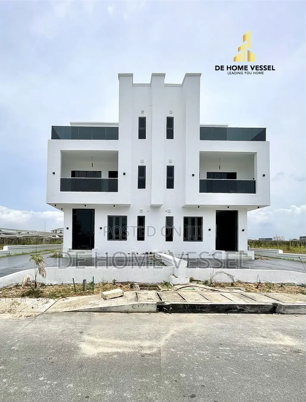 5bdrm Duplex in Ikate for sale in Ikate