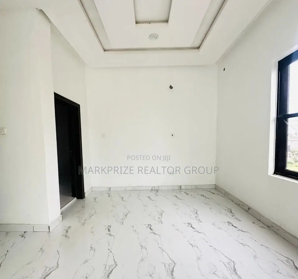 4bdrm Duplex in Magodo Gra Lagos for sale in Magodo
