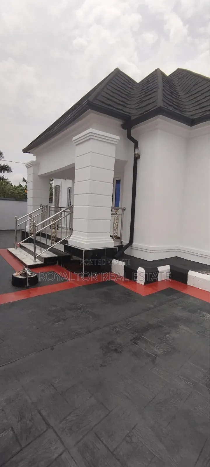 2bdrm Block of Flats in Royaltor Real Estate Benin City for sale in Benin City