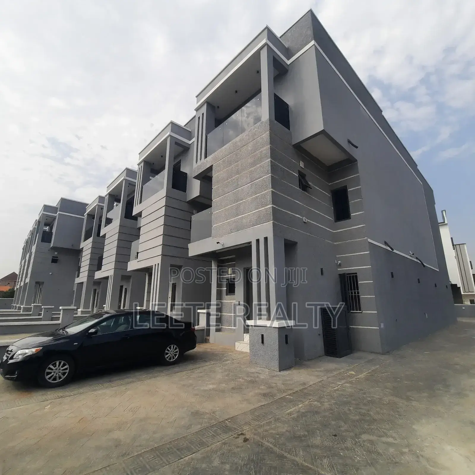 4bdrm Townhouse/Terrace in Durumi for sale in Durumi