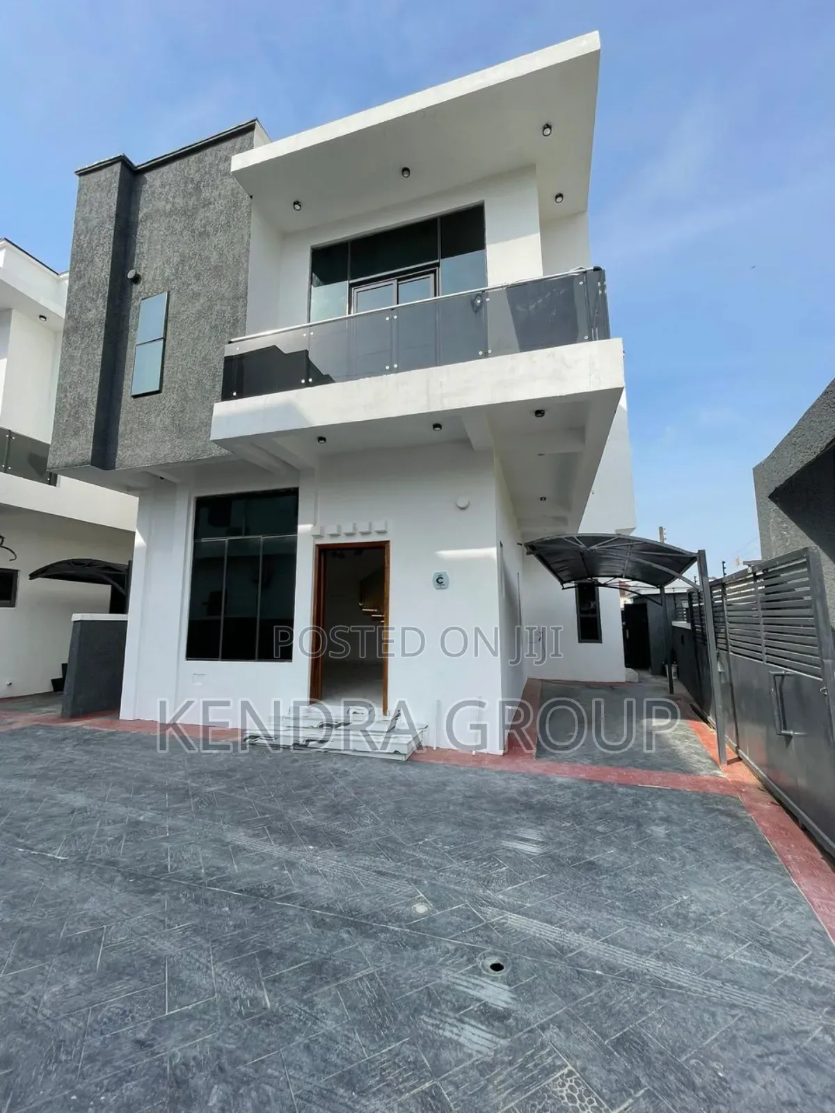 Furnished 4bdrm Duplex in Chevron for sale in Chevron