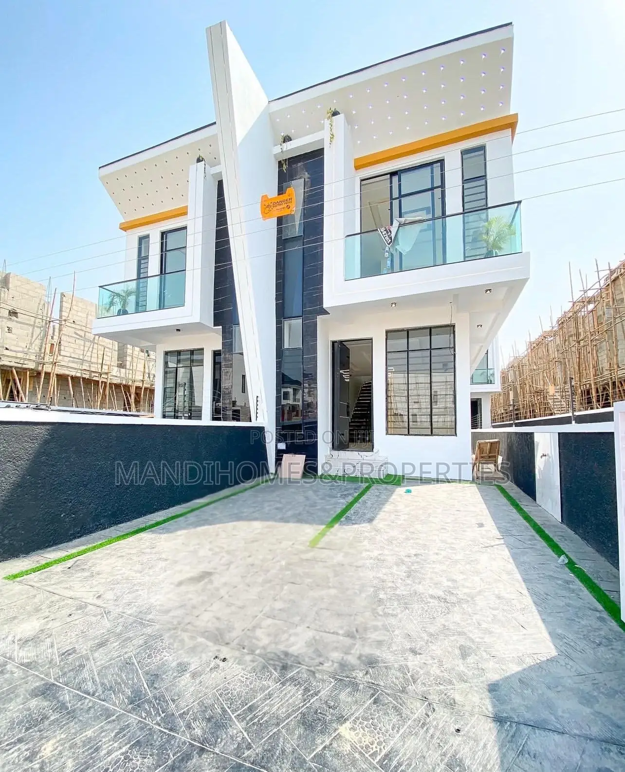 4bdrm Duplex in Lekki for sale in Lekki