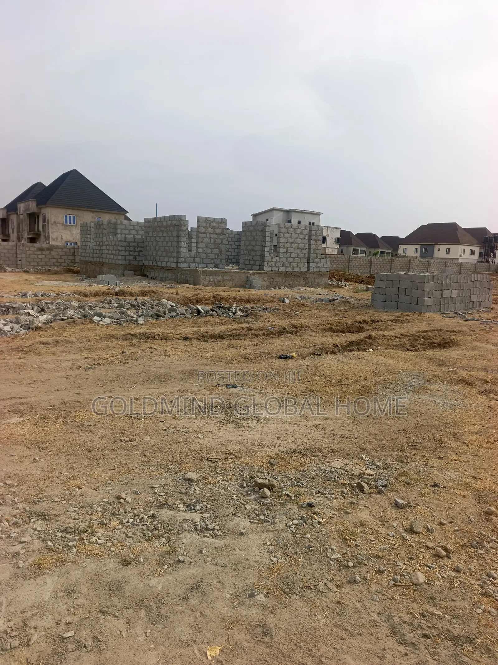 Table and Flat Estate Land in Lugbe for Sale in Sabon Lugbe