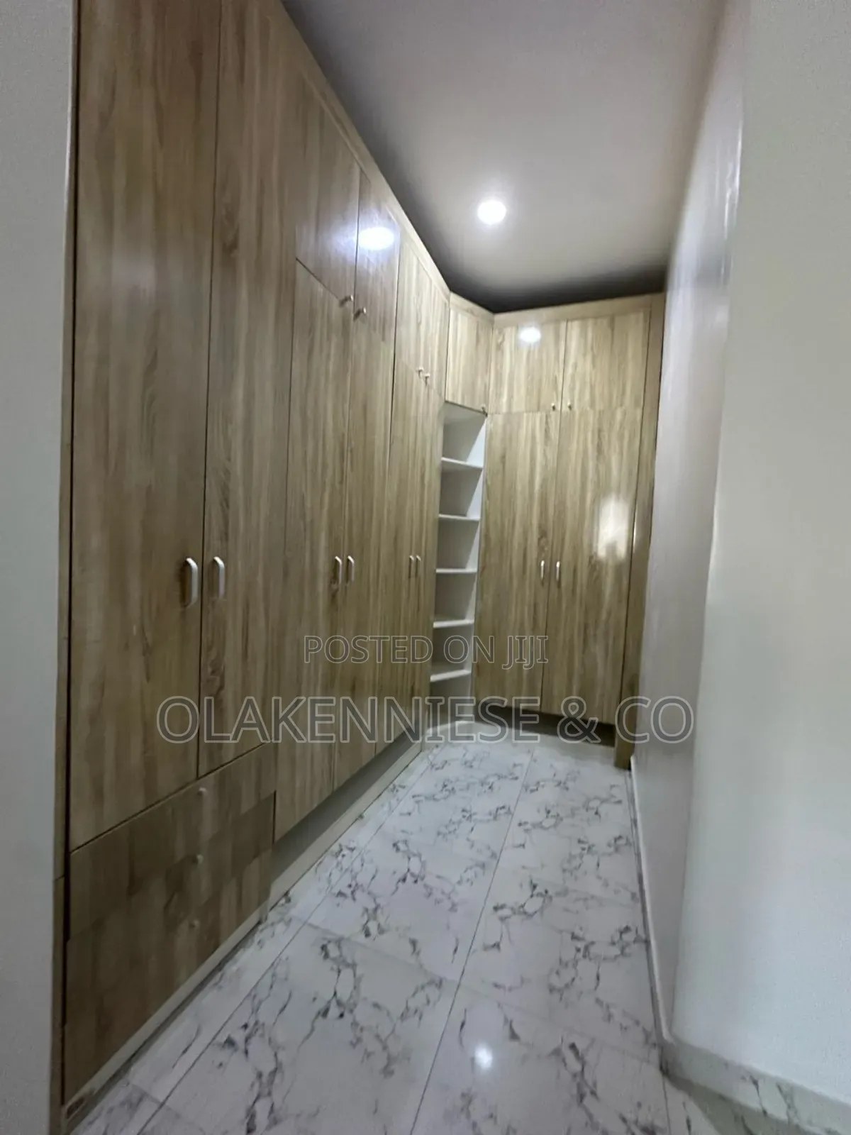 4bdrm Duplex in Ikeja Adeniyi Jones for sale in Adeniyi Jones