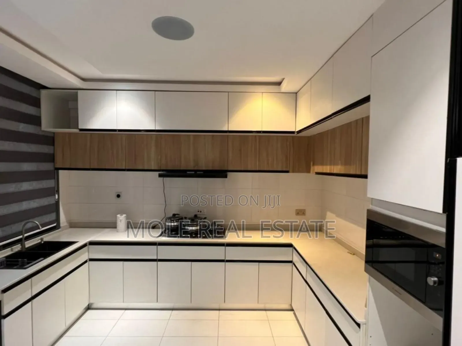 Furnished 5bdrm Duplex in Osapa for sale in Osapa london