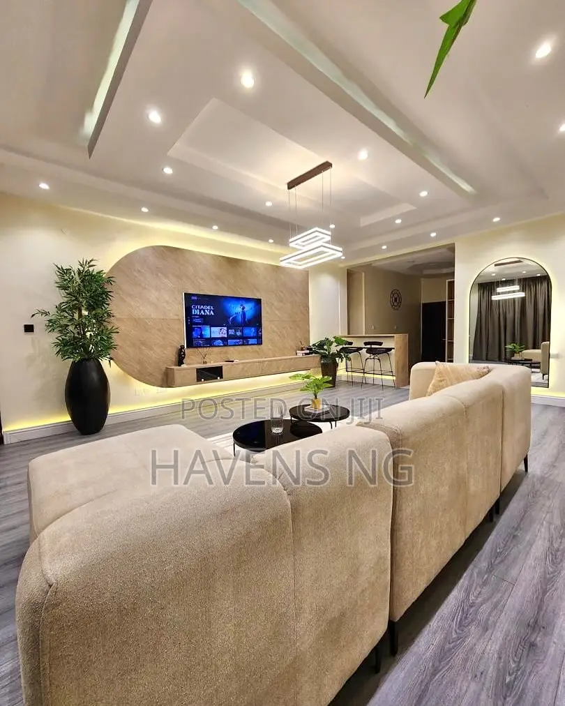 Beautiful 3 Bedroom Apartment Available for Shortlet. in Lekki Phase 1