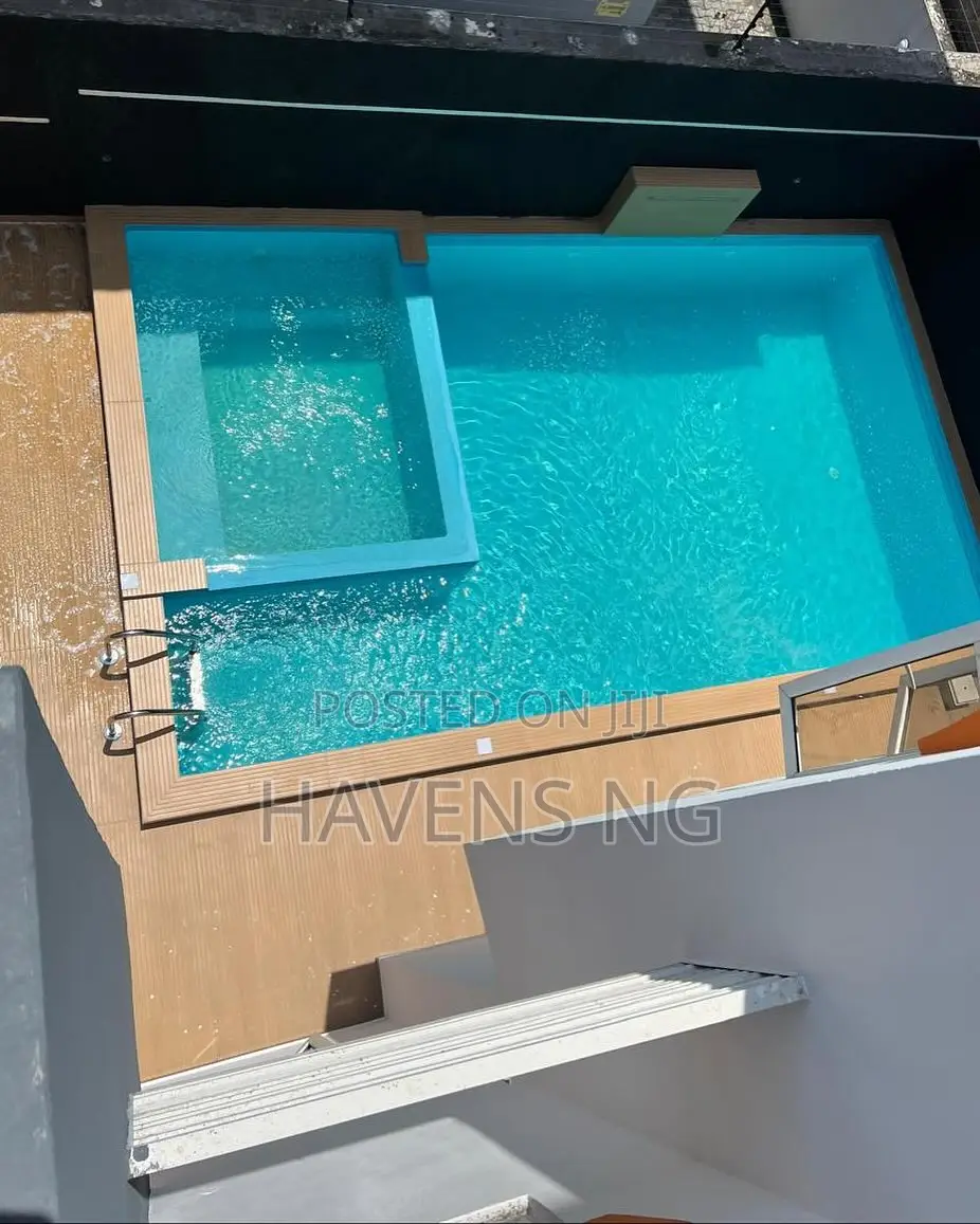 Beautiful 3 Bedroom Apartment Available for Shortlet. in Lekki Phase 1