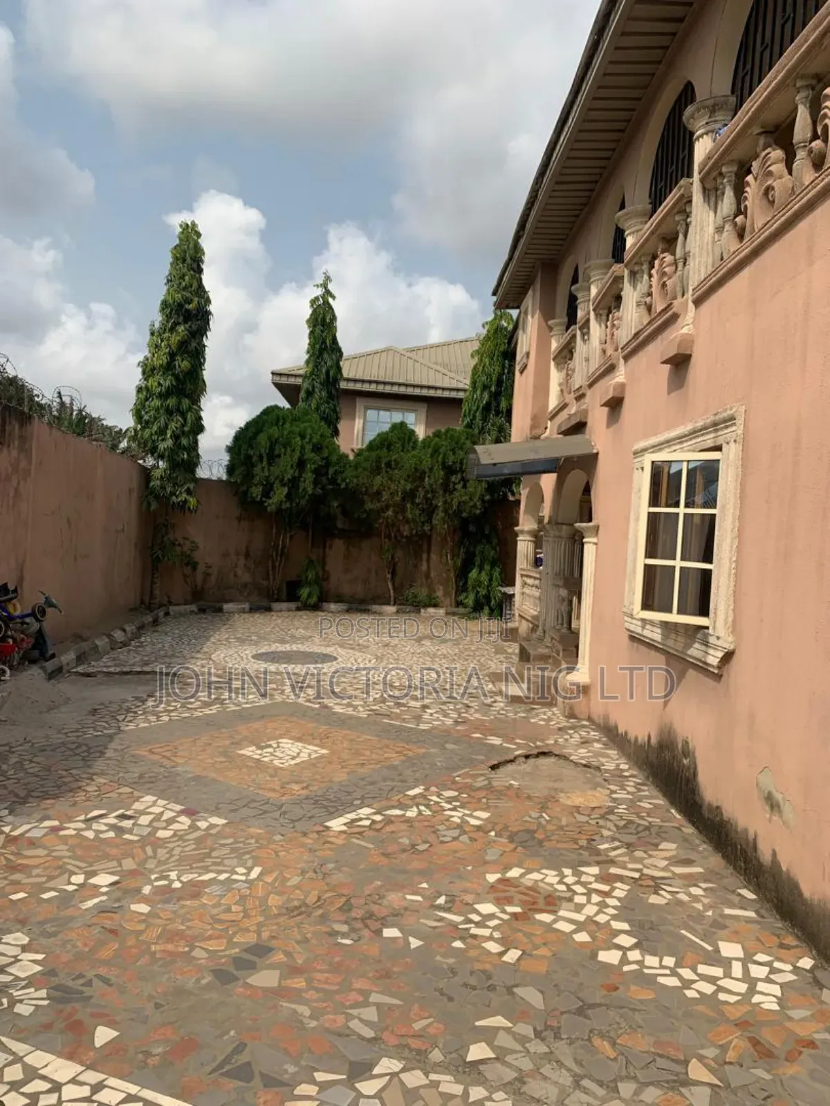 13bdrm Block of Flats in Ajara, Badagry for sale in Badagry