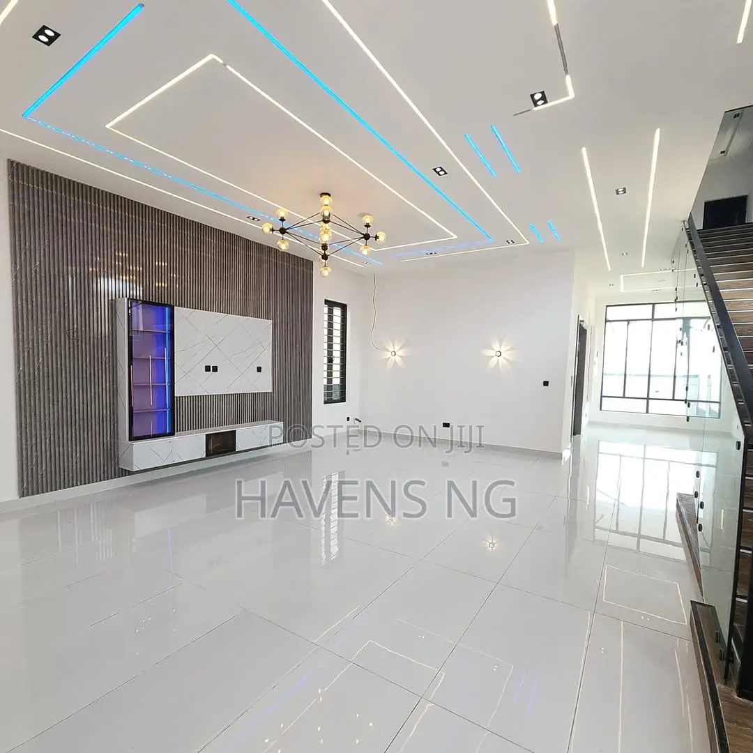 5bdrm Duplex in Lekki Phase 1 for sale in Lekki Phase 1