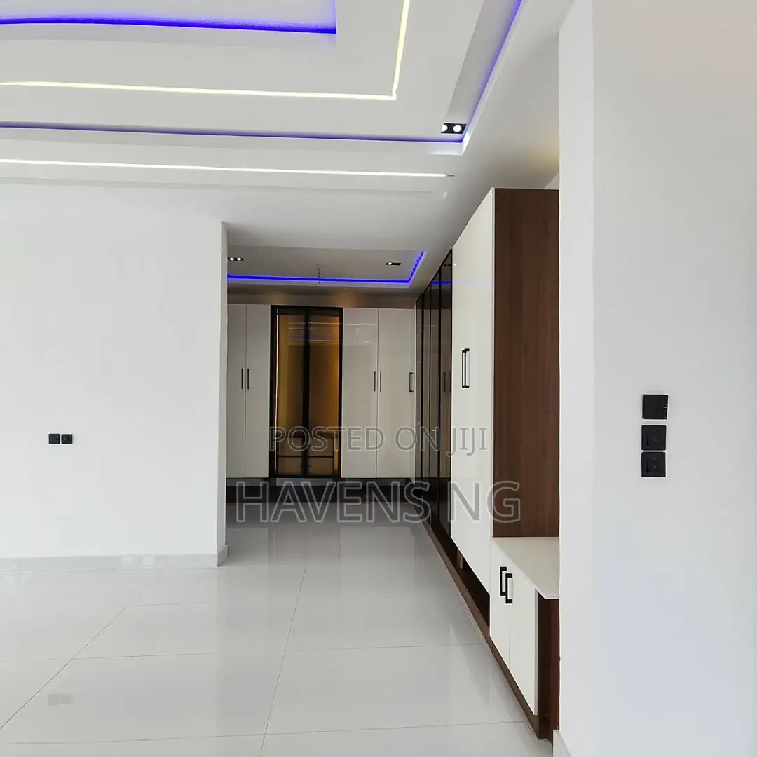 5bdrm Duplex in Lekki Phase 1 for sale in Lekki Phase 1