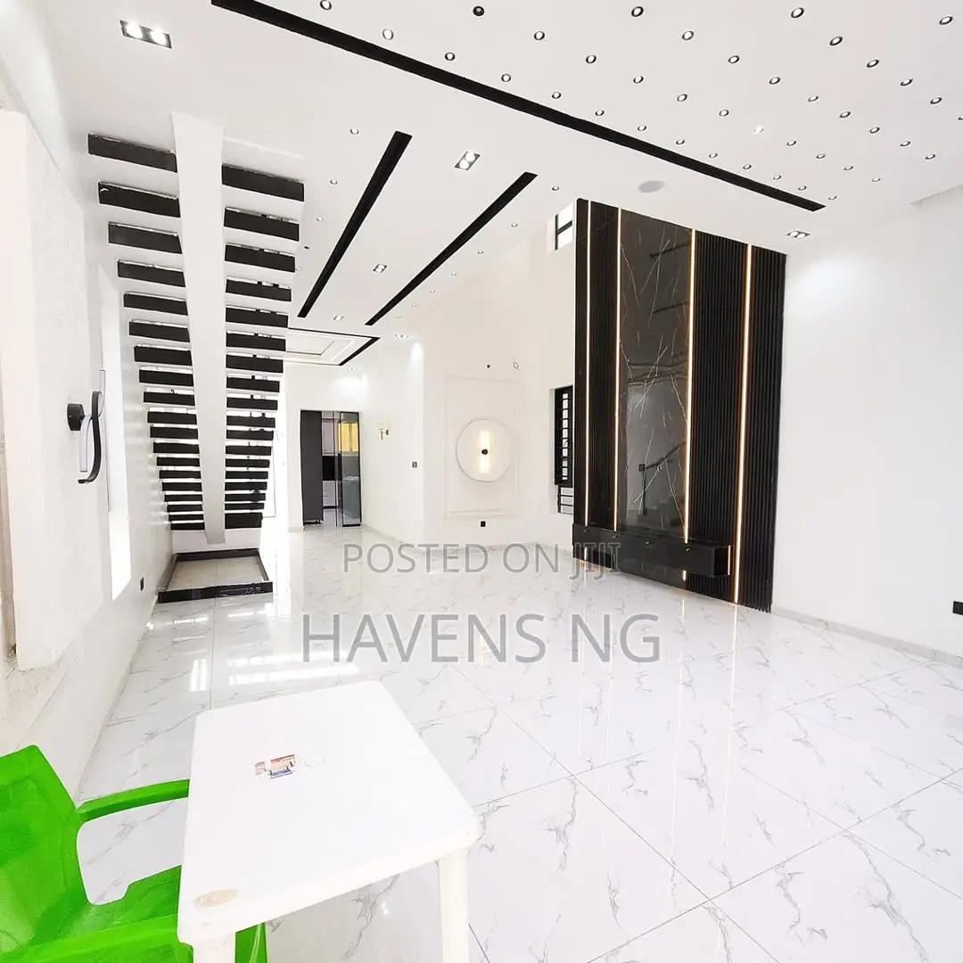 5bdrm Duplex in Lekki Phase 1 for sale in Lekki Phase 1