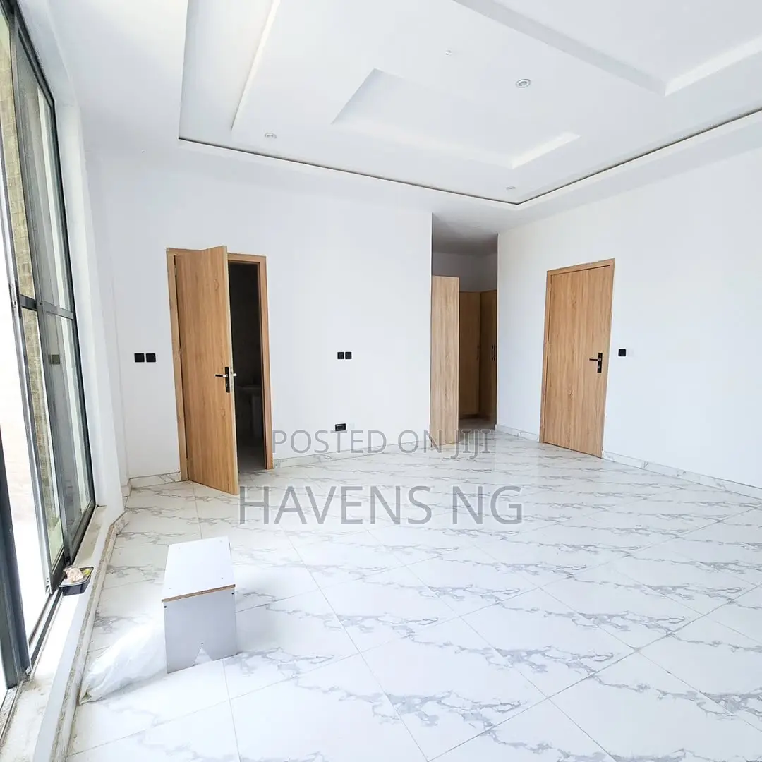 4bdrm Duplex in Lekki Phase 1 for sale in Lekki Phase 1