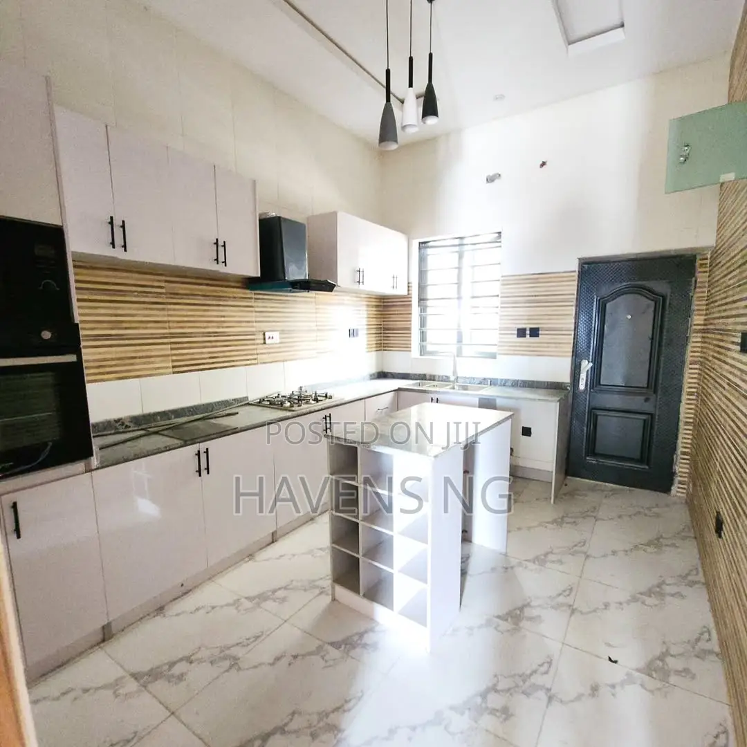 4bdrm Duplex in Lekki Phase 1 for sale in Lekki Phase 1