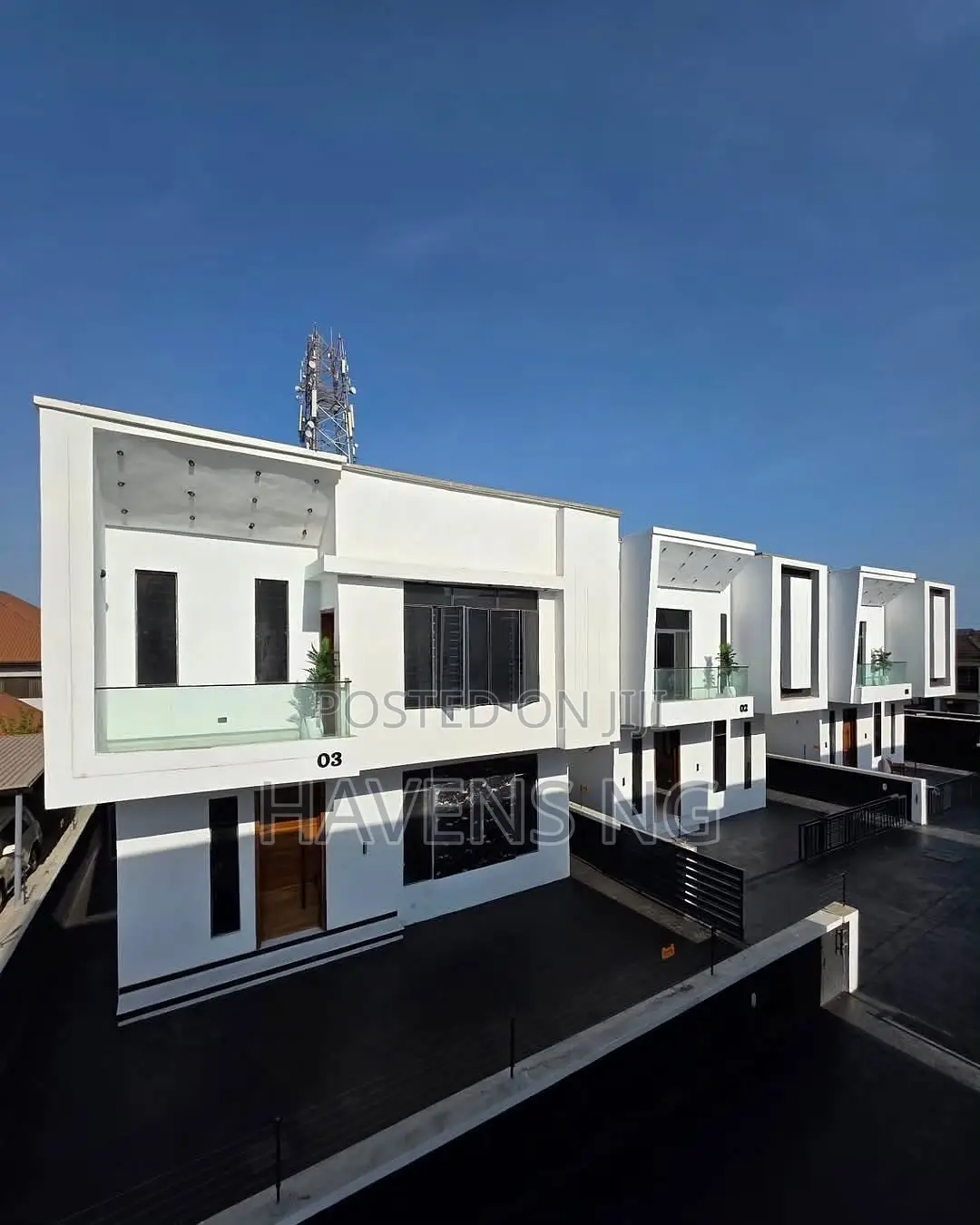 5bdrm Duplex in Idado for sale in Idado