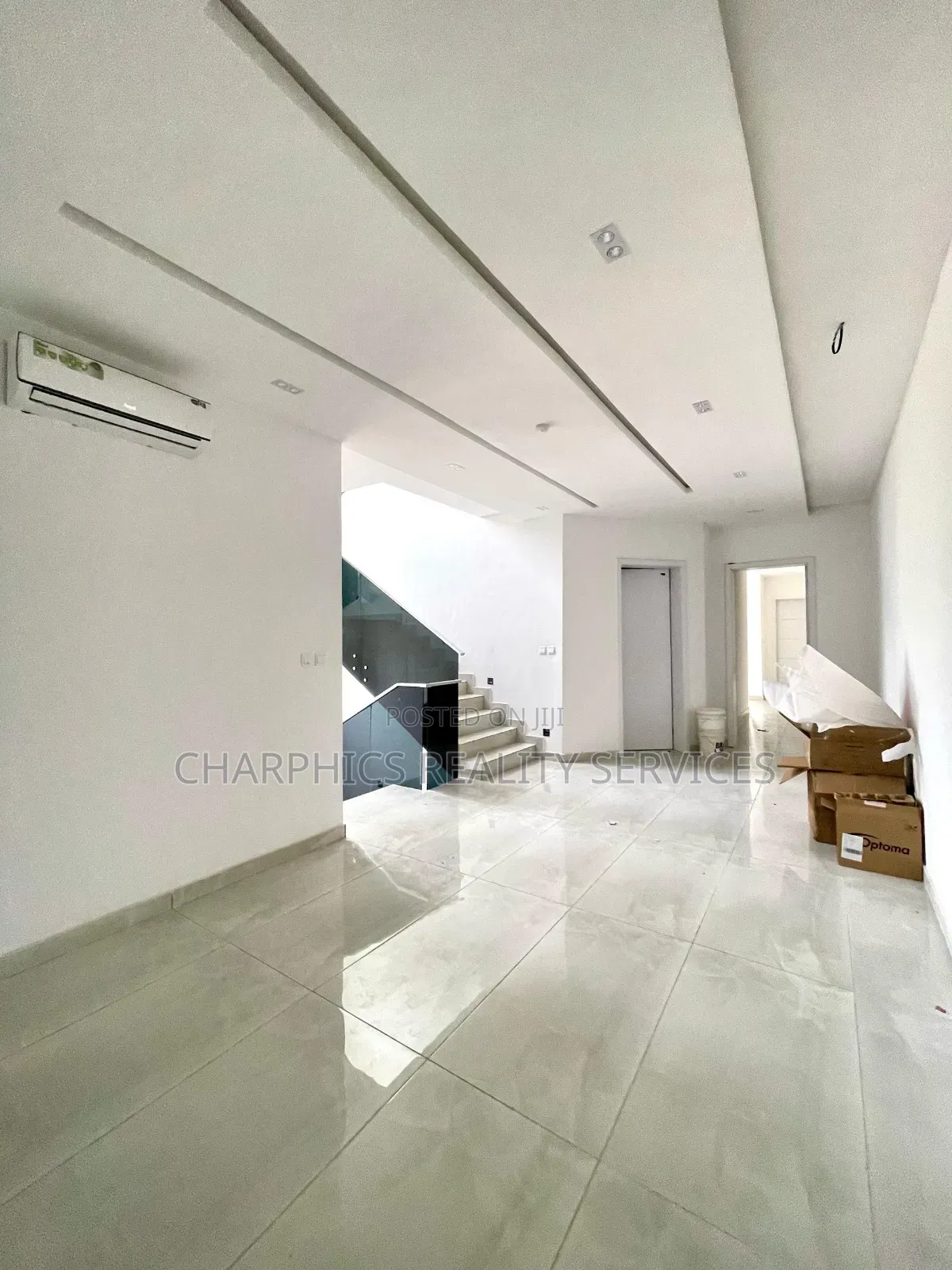 5bdrm Duplex in Ikate for sale in Ikate